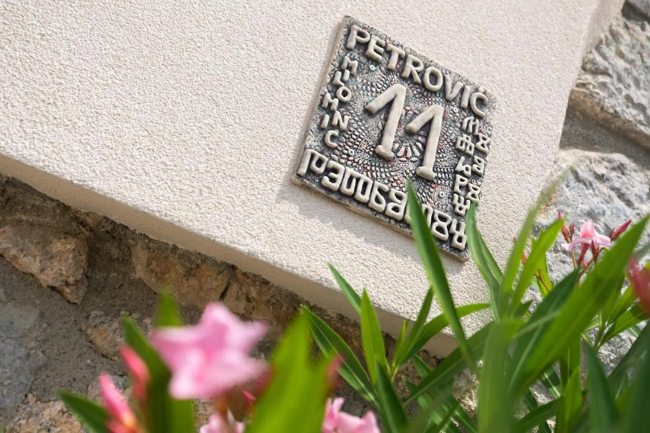 Tamburika Colorful Apartment In Rustica Area Milohnici