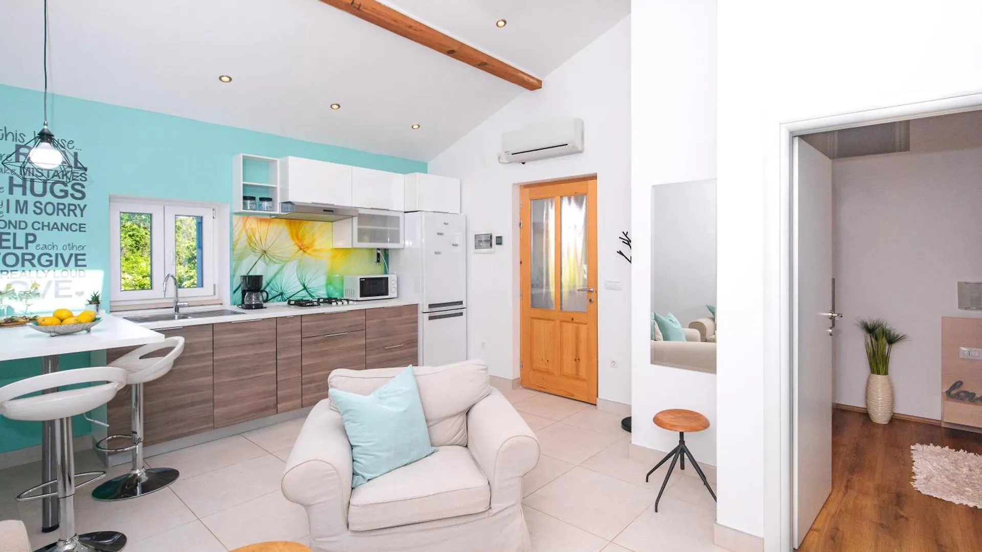 Tamburika Colorful Apartment In Rustica Area Milohnici 0*,