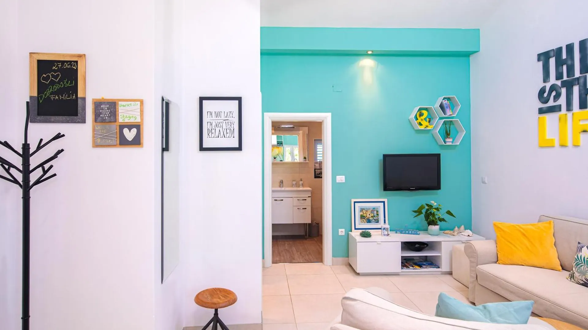 Tamburika Colorful Apartment In Rustica Area Milohnici 0*,  Croazia